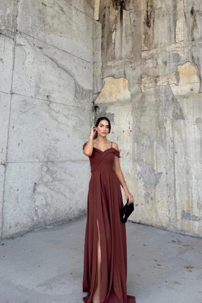 Omuzları Düşük Yırtmaçlı Abiye 58871 A16x Acı Kahve