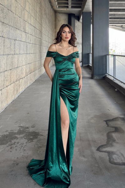 Stone Drape Yaka Yırtmaç Detay Kuyruklu Abiye 582553 A16 Zümrüt