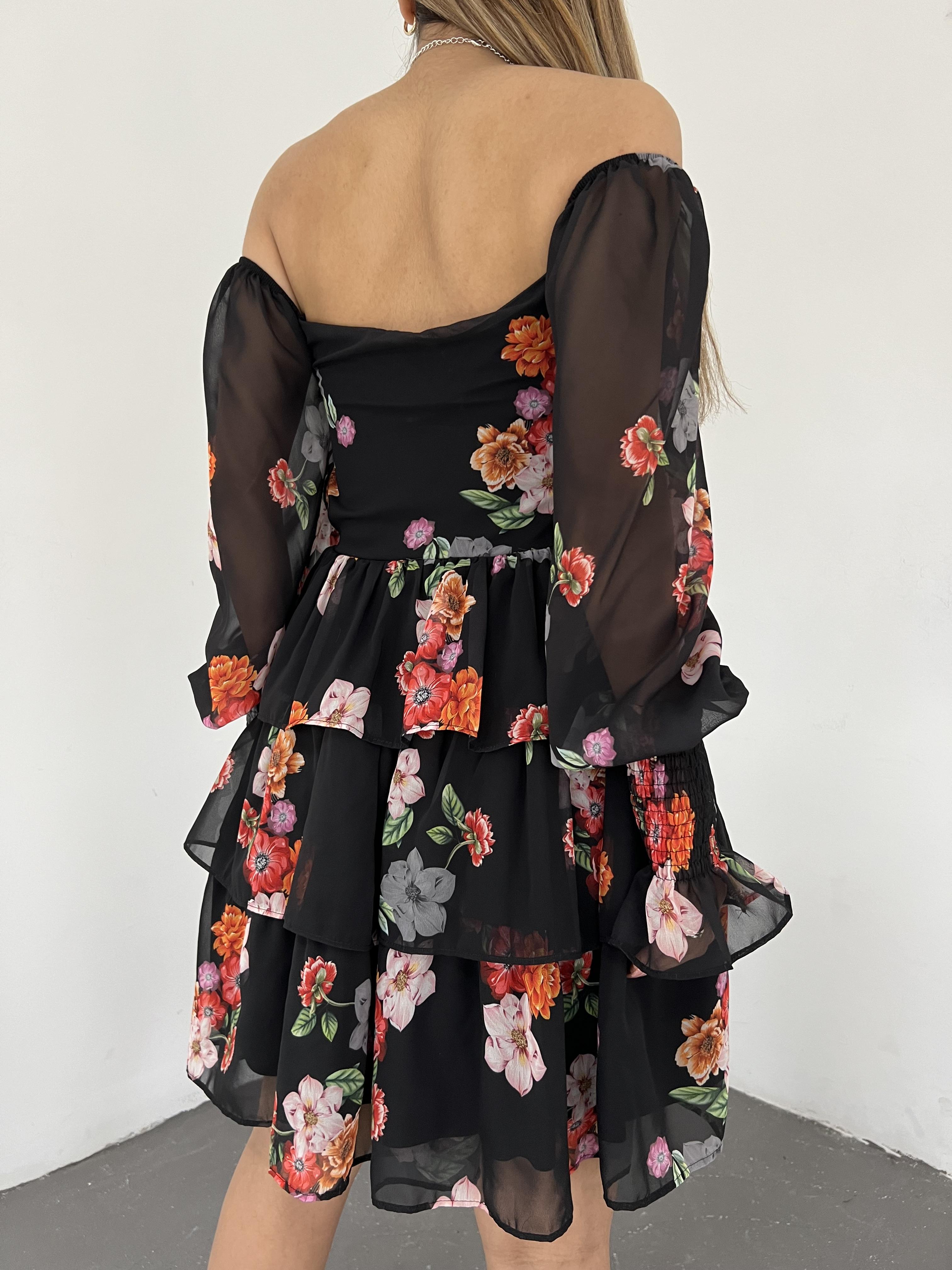 Göğüs Tasarım Çiçekli Elbise Siyah